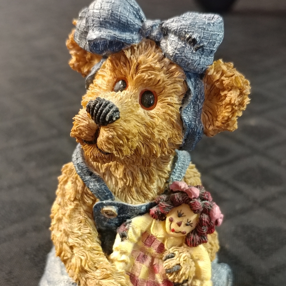 Boyd's Bears & Friends, Sally Quignapple with Annie